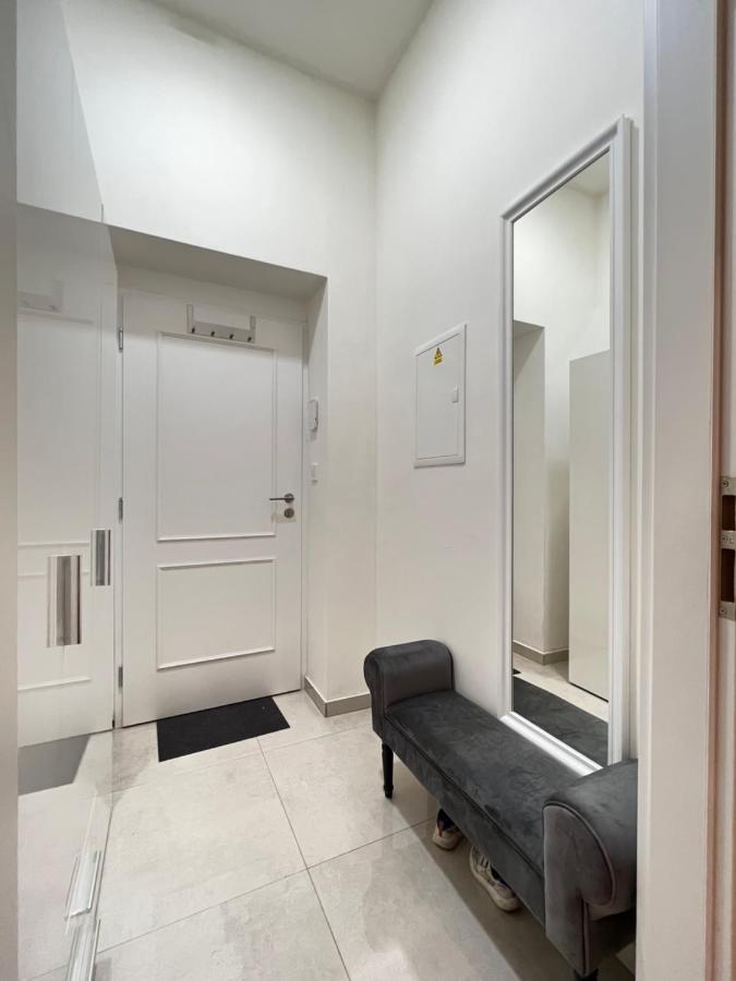 New Apartments Chain Florenc براغ المظهر الخارجي الصورة