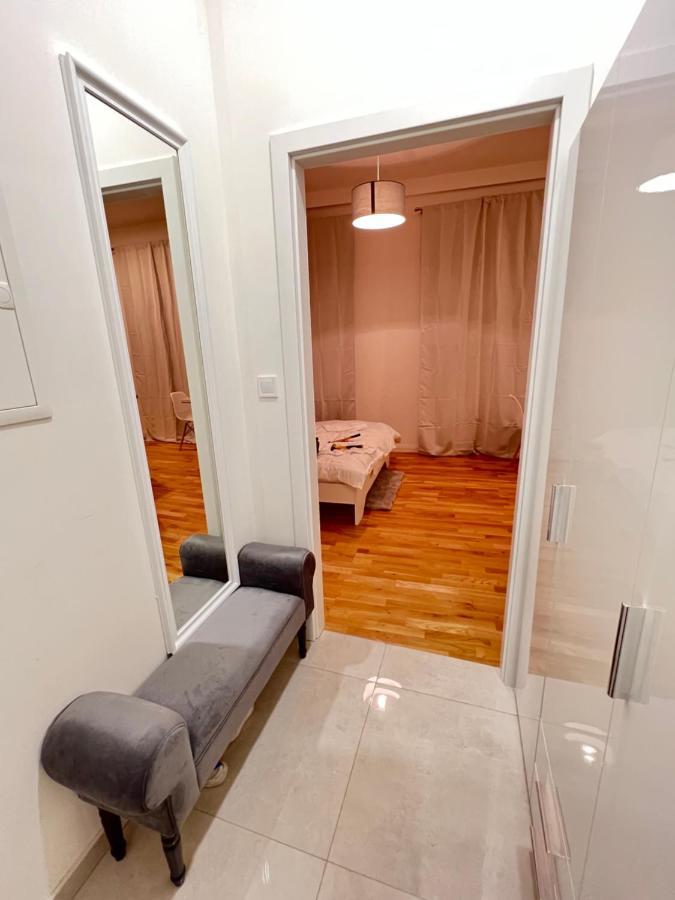 New Apartments Chain Florenc براغ المظهر الخارجي الصورة