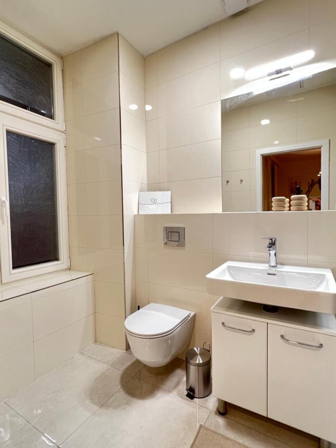 New Apartments Chain Florenc براغ المظهر الخارجي الصورة