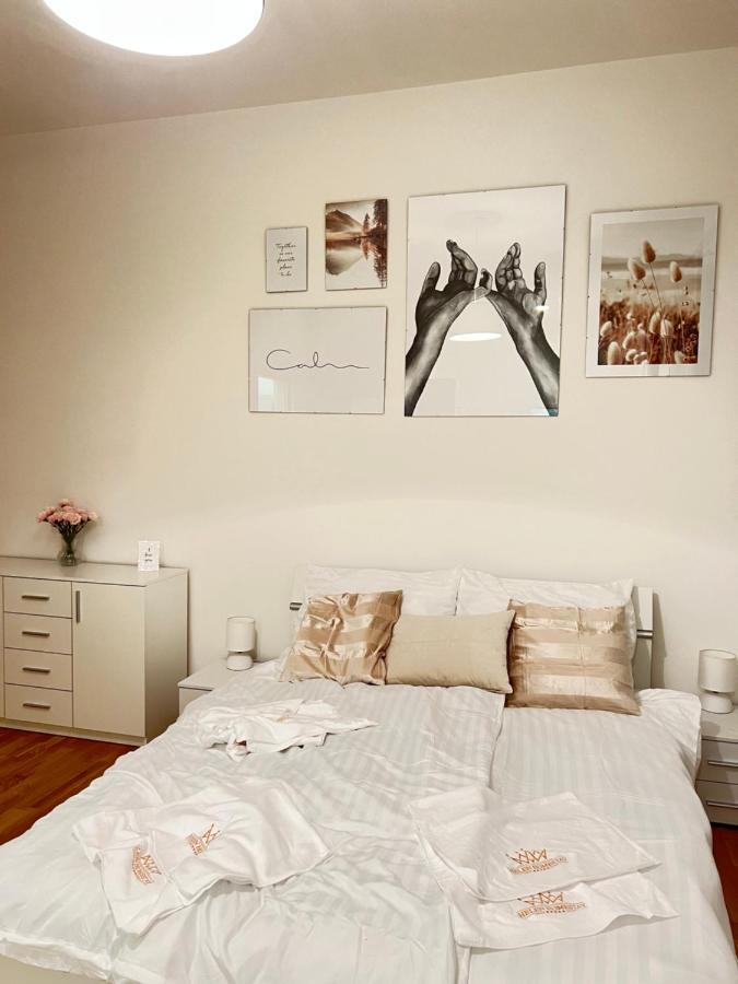 New Apartments Chain Florenc براغ المظهر الخارجي الصورة