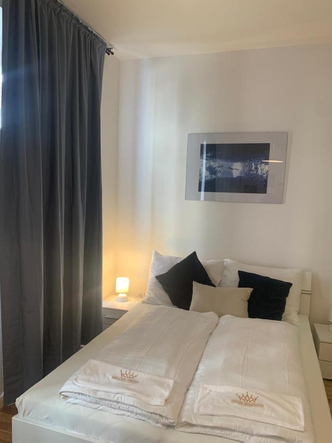New Apartments Chain Florenc براغ المظهر الخارجي الصورة