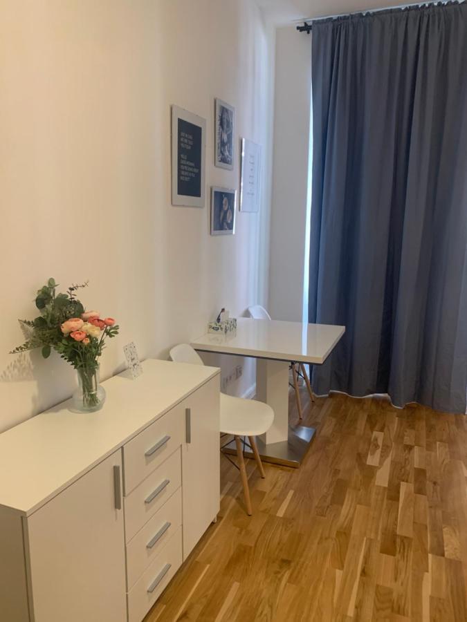 New Apartments Chain Florenc براغ المظهر الخارجي الصورة
