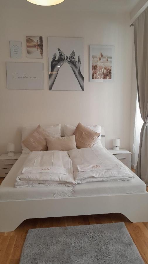 New Apartments Chain Florenc براغ المظهر الخارجي الصورة